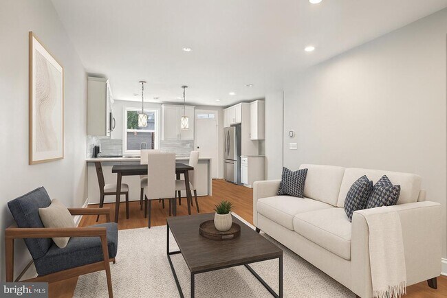 Building Photo - 1615 Fairlawn Ave SE