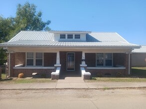 Building Photo - 602 High St