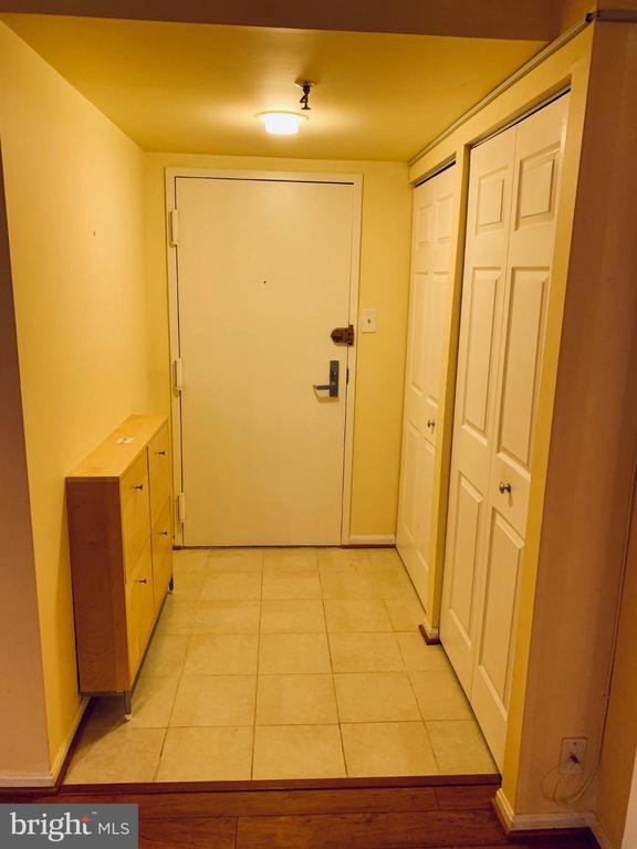 Foto del edificio - 7401 Westlake Terrace