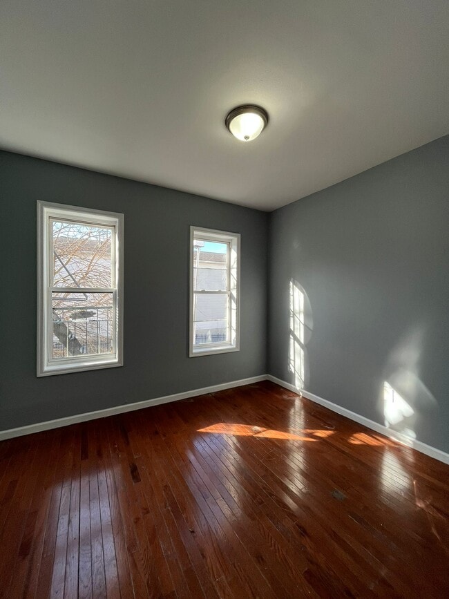 Foto del edificio - 82 Fulton Ave