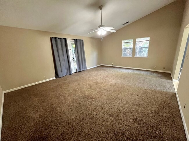 Foto del edificio - Beautiful 3 bedroom home in great location!