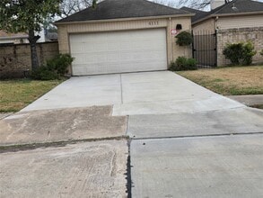 Building Photo - 4111 Knoll Glen Dr