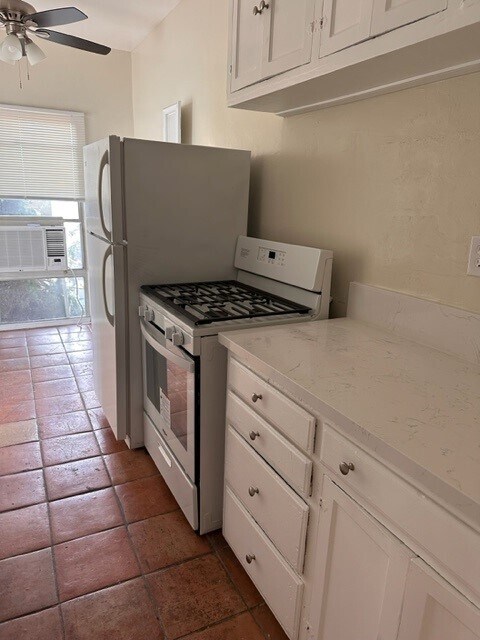 Foto del edificio - 152 S Sycamore Ave