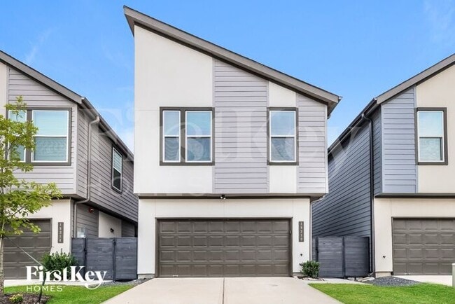 Building Photo - 18310 W Centro Cir