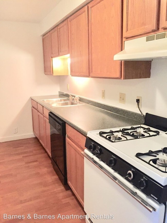 Foto del edificio - 400 Perrin St