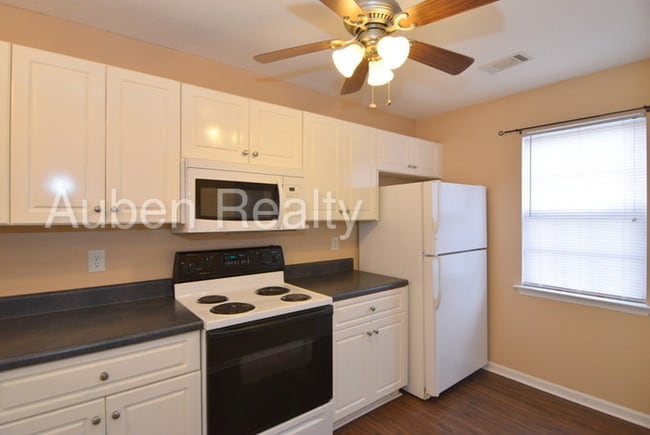 Building Photo - 4692 Brookwood Ln