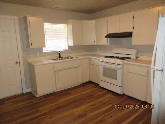Building Photo - 1755 Gordon Dr