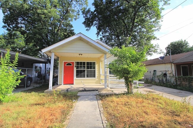 COMING SOON! Cute 3 Bedroom, 1 Bath Close to Downtown San Antonio. - COMING SOON! Cute 3 Bedroom, 1 Bath Close to Downtown San Antonio. House