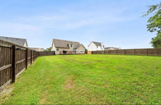 Building Photo - 1036 Freedom Dr