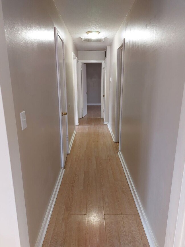 Foto del edificio - 4416-4418 E. Central