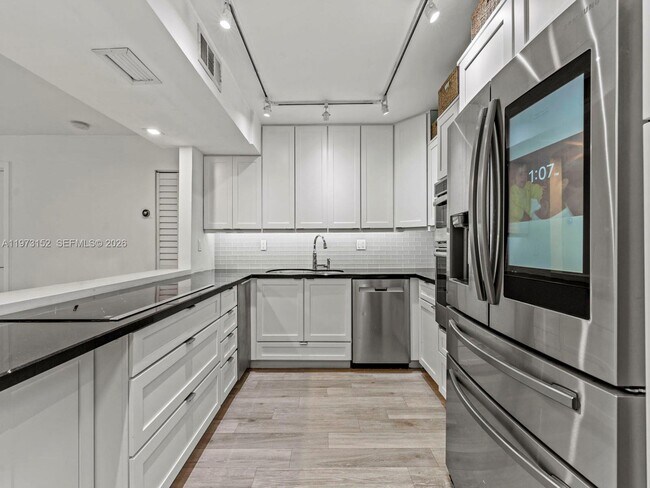 Foto del edificio - 55 Ocean Ln Dr