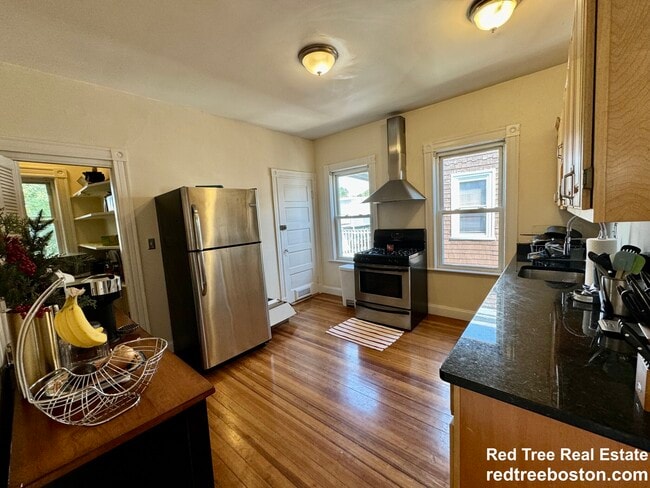 Building Photo - 11 Wainwright St