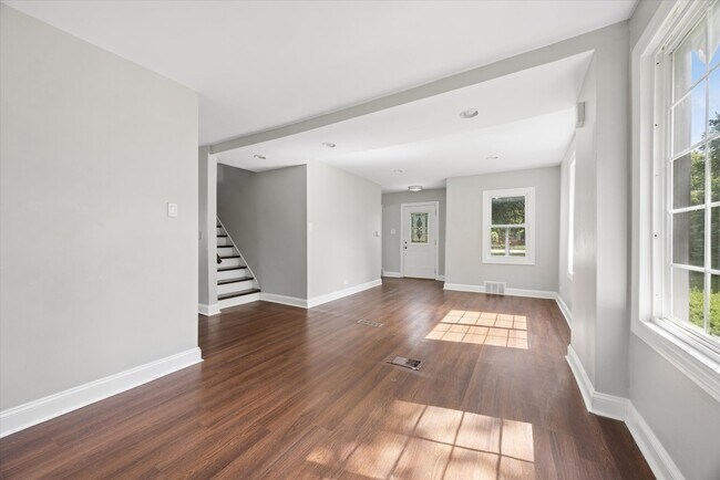 Building Photo - 334 55th St