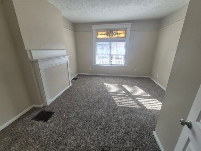 Photo - 132 Evergreen Ave Apartment