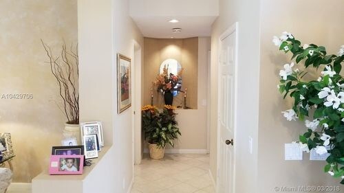 Foto del edificio - 1613 Royal Grove Way