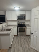 Building Photo - 423 Laurel St