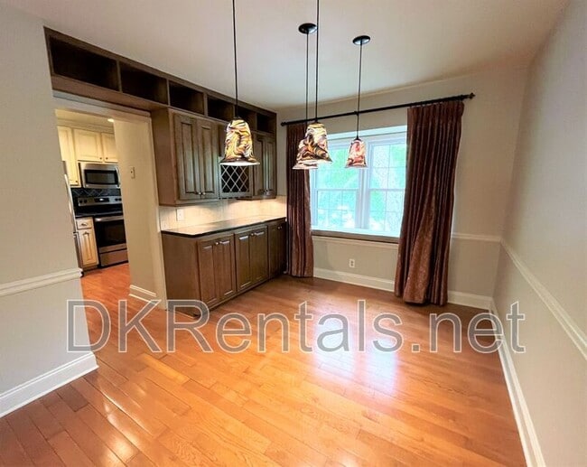 Building Photo - 82 Montre Square NW