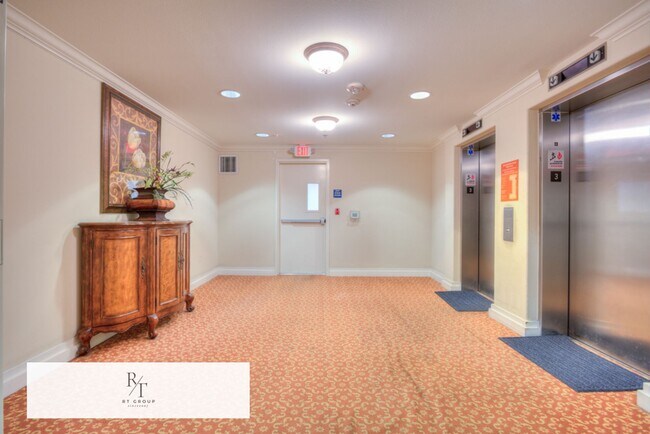 Foto del edificio - 580 W Main St