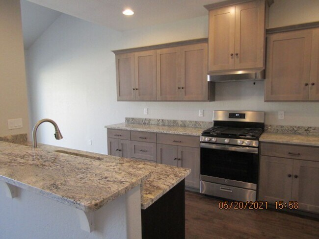 Foto del edificio - NEWLY Remodeled 3 Bedroom 2.5 Bathroom + O...