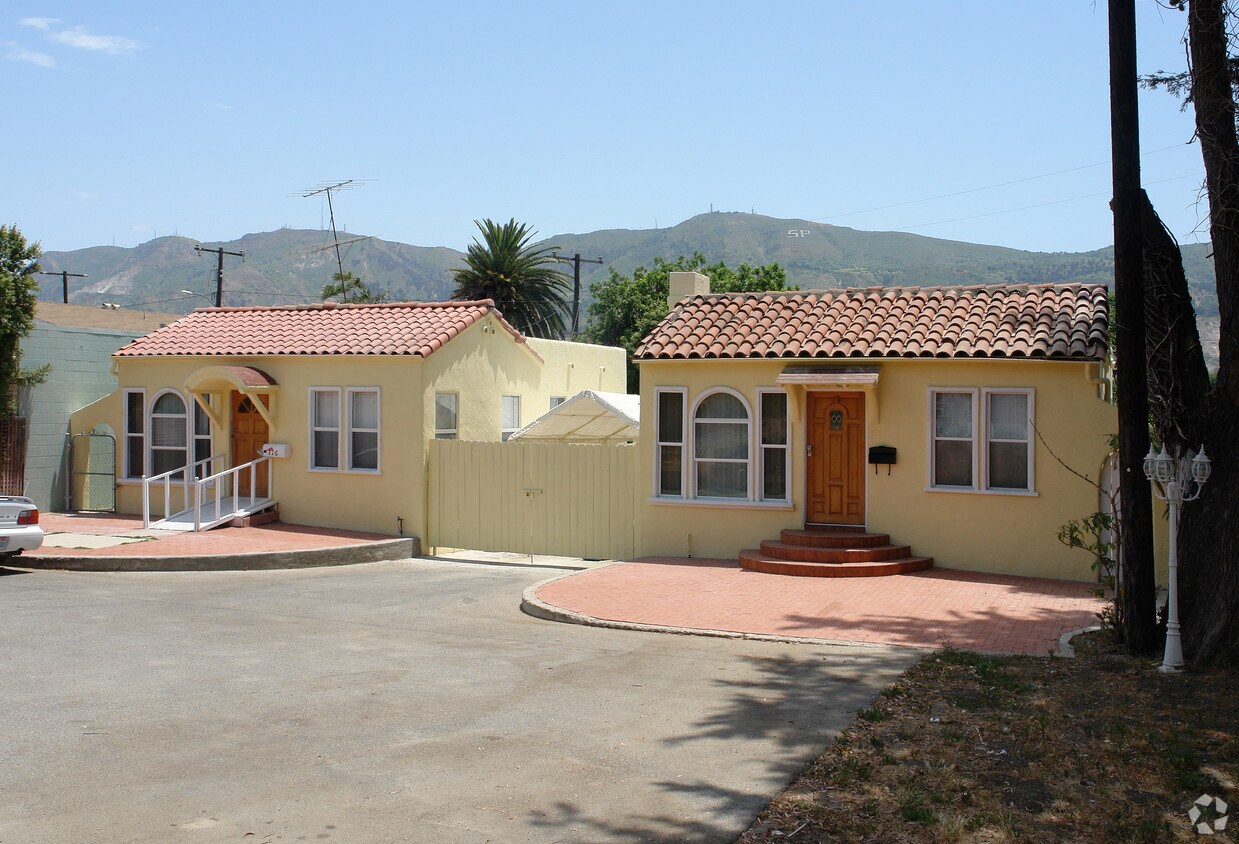 Foto del edificio - 714-716 Yale St
