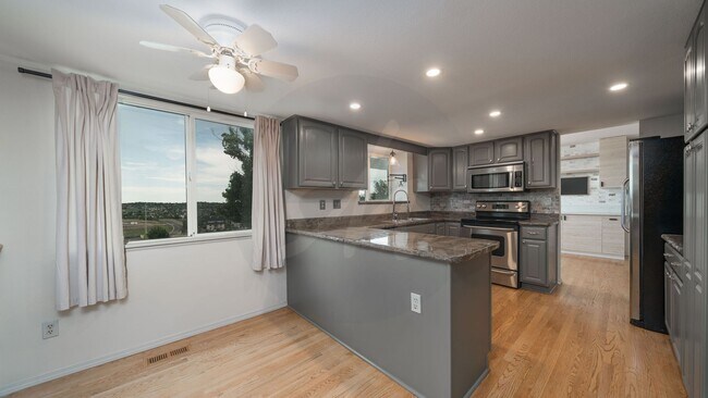 Foto del edificio - Beautiful 2 Story home in the Heart of Bri...