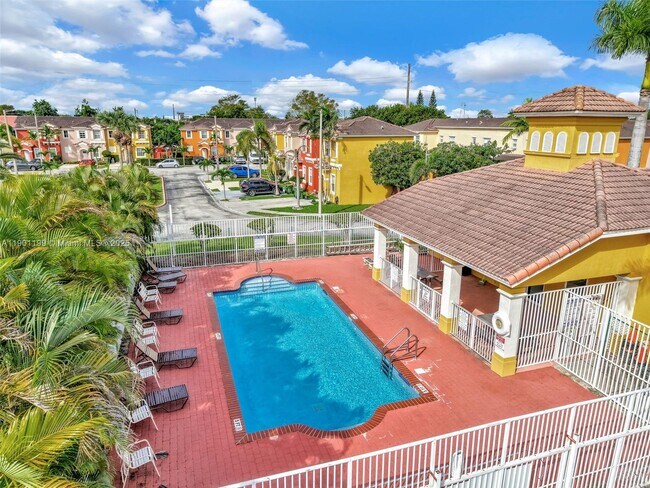 Foto del edificio - 640 SE 1st St