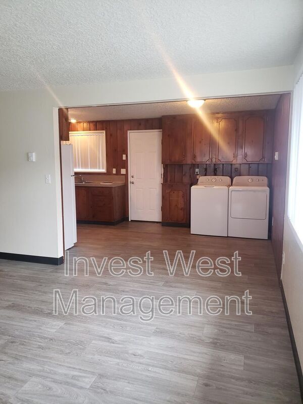 Foto principal - 554 NE Anderson St