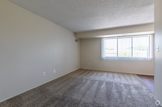 Living Room - Franklin Palmer Apartments