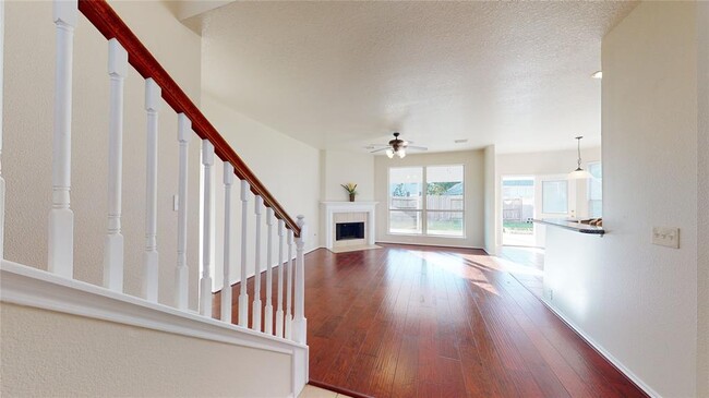 Foto del edificio - 4911 Beechknoll Ln