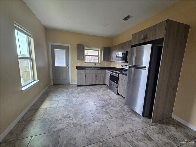Foto del edificio - 2010 Garden Ridge Dr