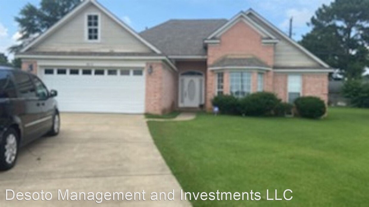 Foto principal - 3 br, 2 bath House - 4610 Royal Place
