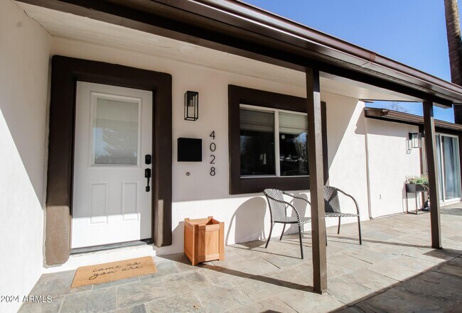 Foto del edificio - 4028 E Lewis Ave