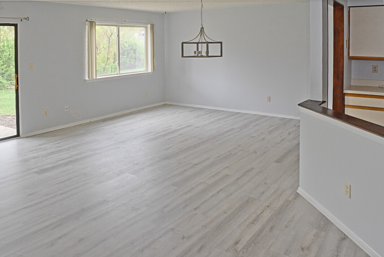 Foto principal - 145 Drake Ln