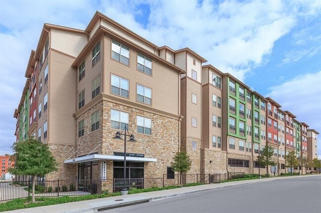 Building Photo - 1414 Belleview St
