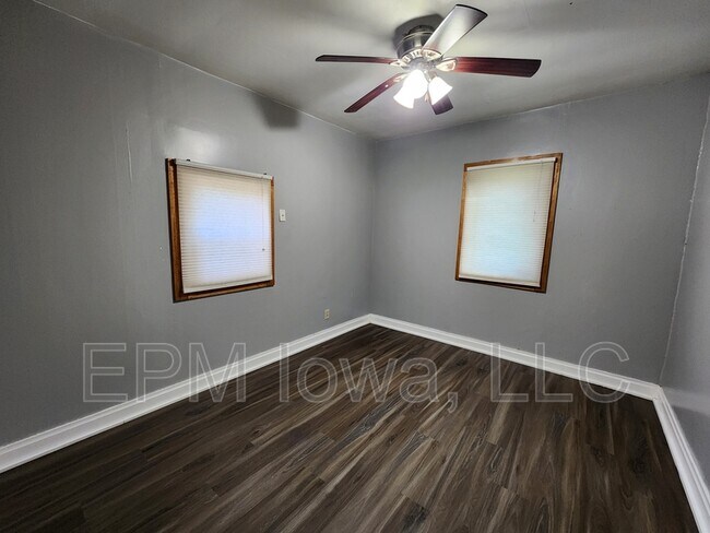 Foto del edificio - 3215 Franklin St