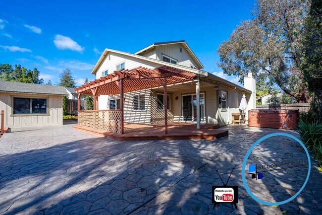 Foto del edificio - Large Benicia home on Seaview with a View!