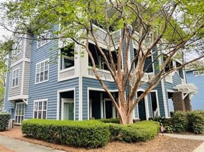 Building Photo - 611 Olmsted Park Pl
