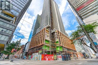 Building Photo - 400 King St W