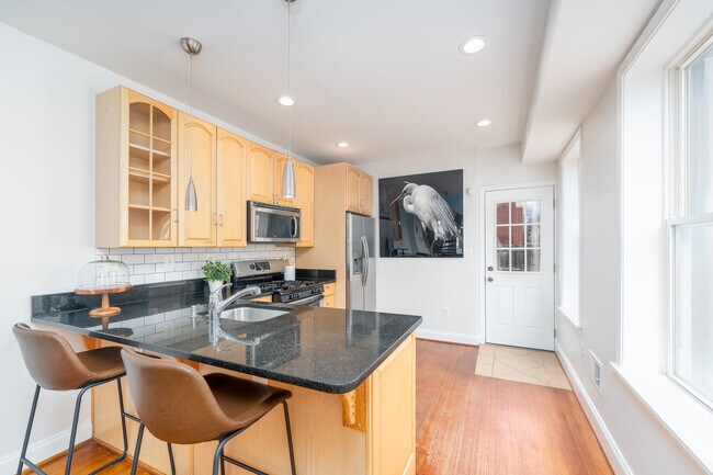 Foto del edificio - 2808 E Fairmount Ave