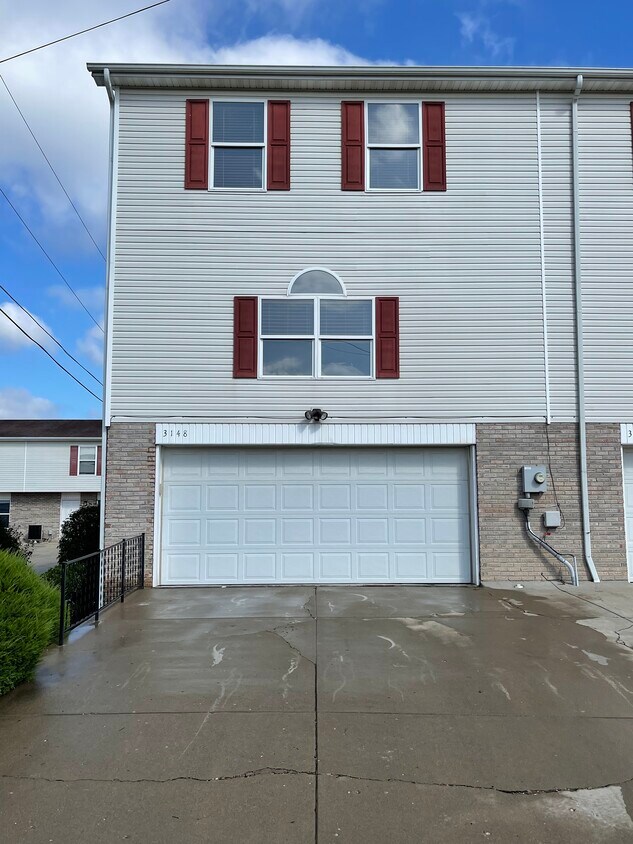 3148 Putnam Ave, Hurricane, WV 25526 Townhome Rentals in Hurricane WV