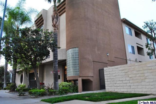 Foto del edificio - 15455 Sherman Way