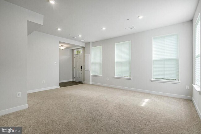 Foto del edificio - 3760 Charterhouse Alley