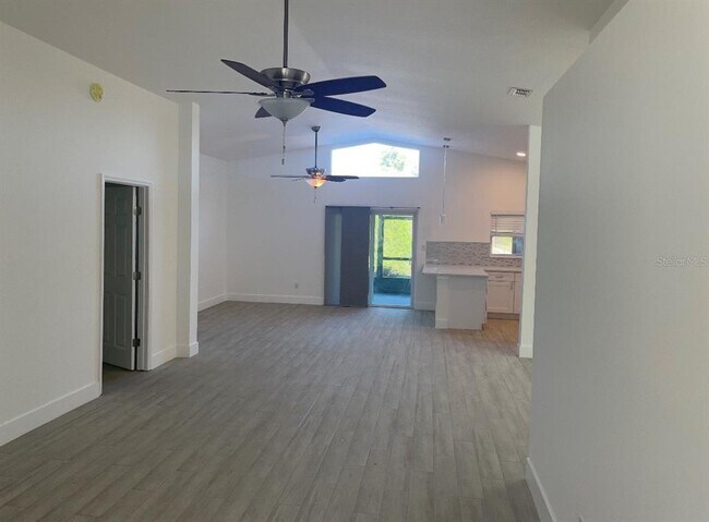 Building Photo - 7235 Hunterdon Dr