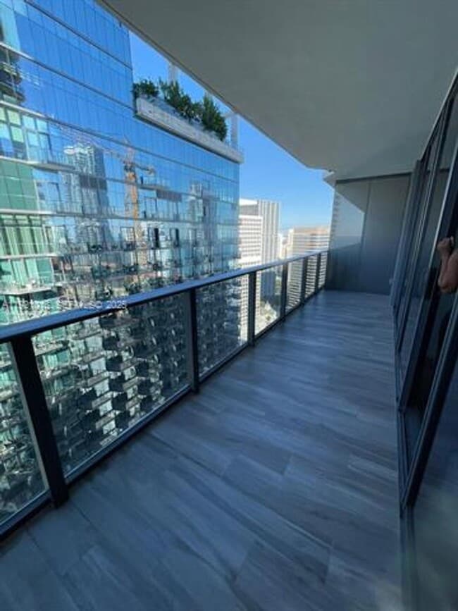 Building Photo - 801 S Miami Ave