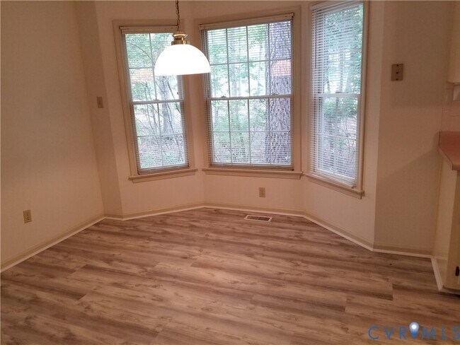 Foto del edificio - 13708 Thornhill Terrace