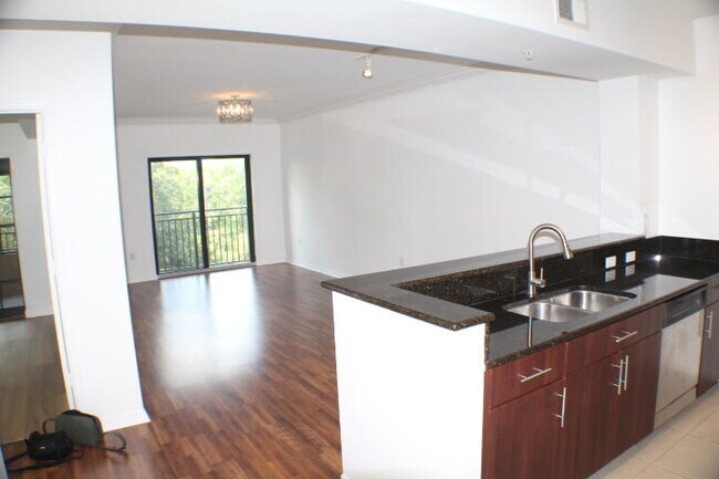 Foto del edificio - 4907 Midtown Ln