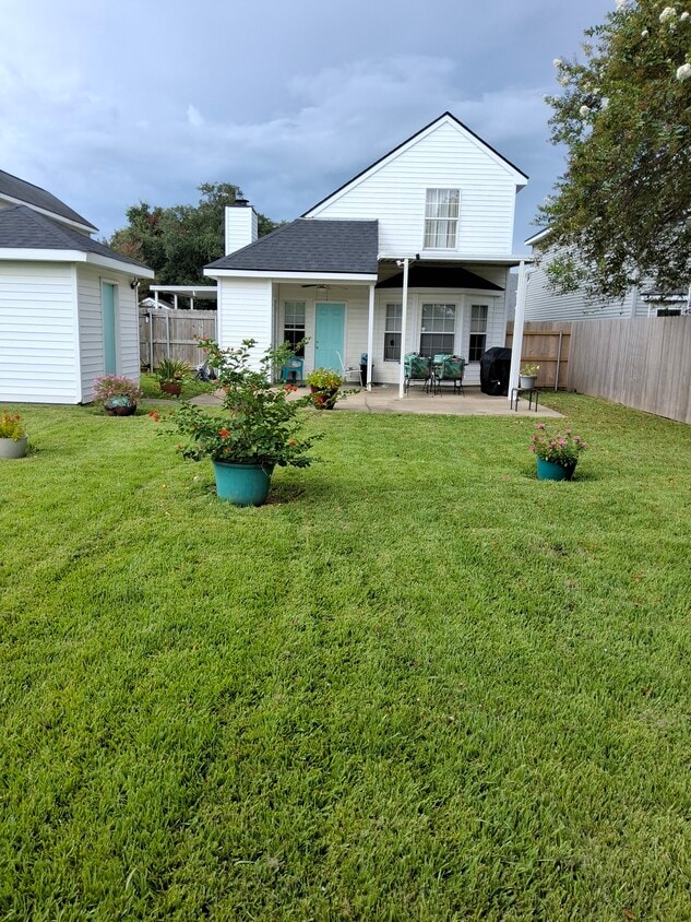 Building Photo - 512 Cane Dr