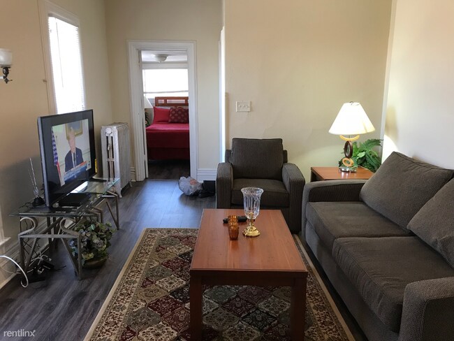 Foto del edificio - 1 br, 1 bath Apartment - 300 Steward Ave # 3