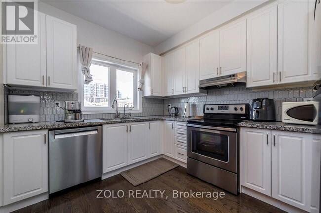 Building Photo - 92 Pearcey Cr