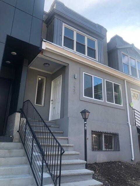 Primary Photo - 1447 S 32nd St